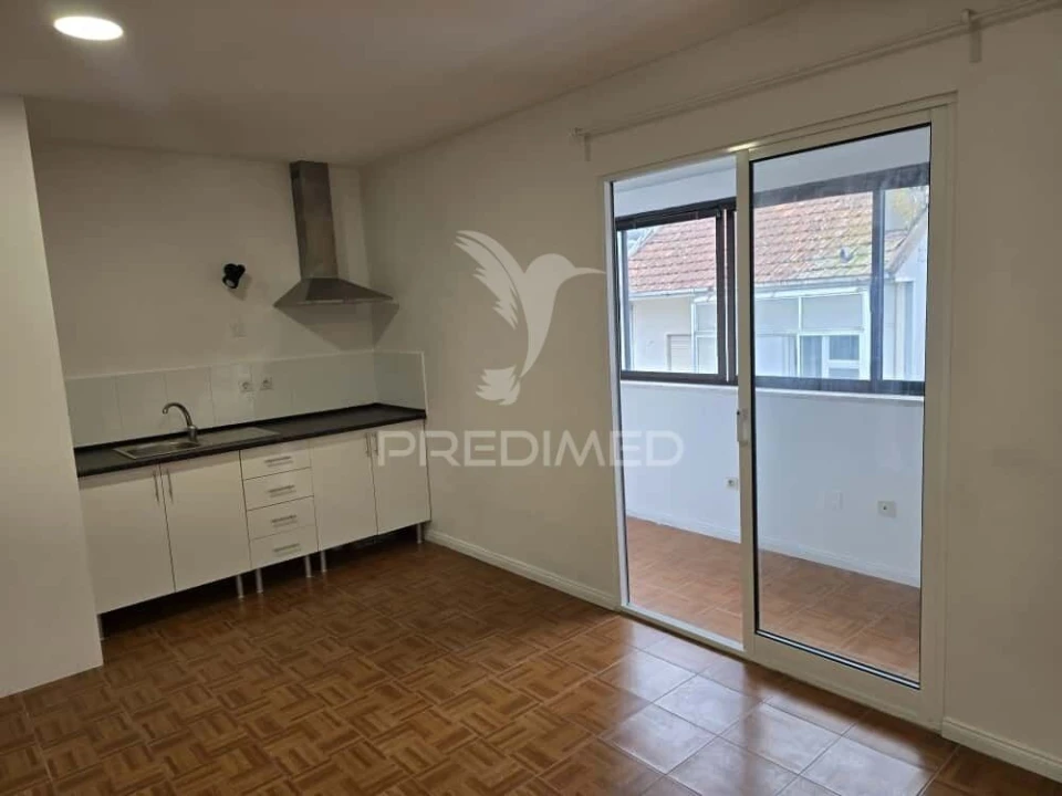 Apartamento T0 para Venda em Paranhos Foto 4