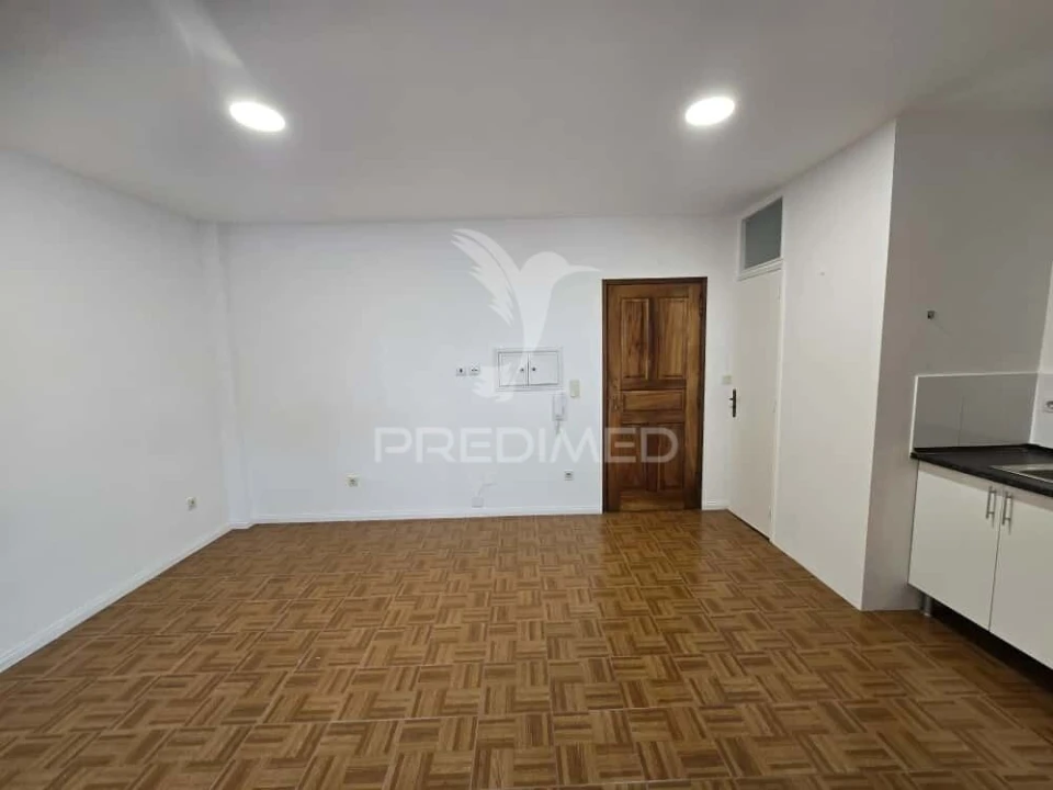 Apartamento T0 para Venda em Paranhos Foto 1