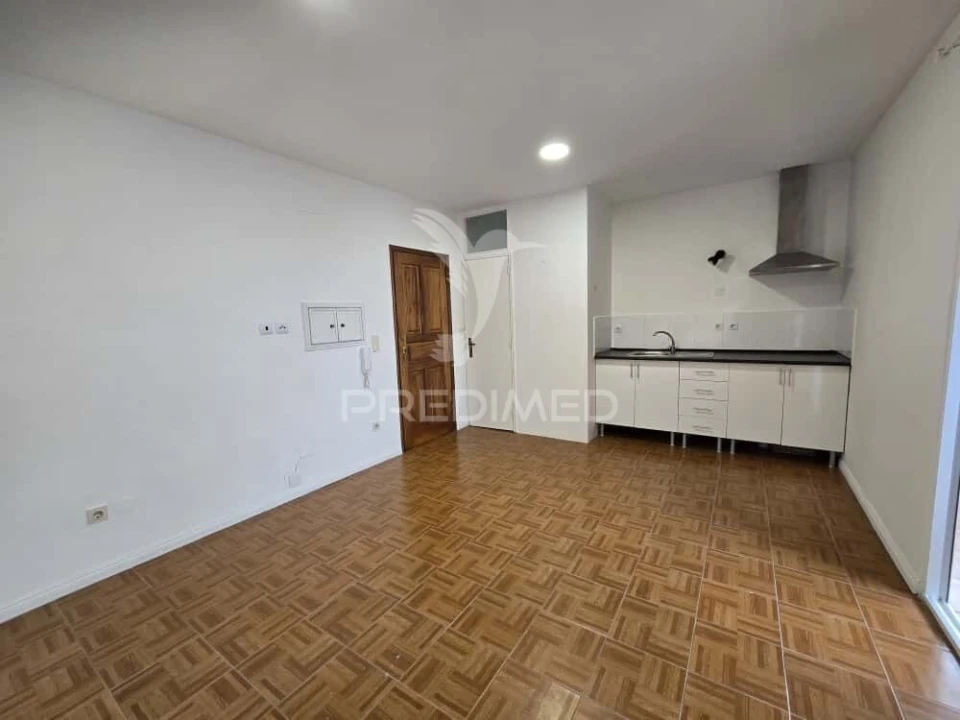 Apartamento T0 para Venda em Paranhos Foto 3