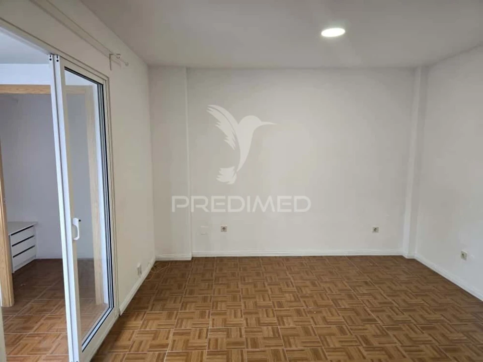 Apartamento T0 para Venda em Paranhos Foto 5