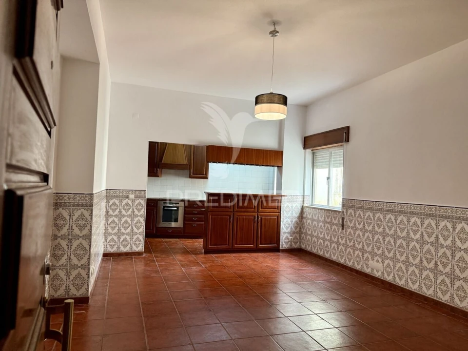 Apartamento T2 para Venda em Mira de Aire Foto 2