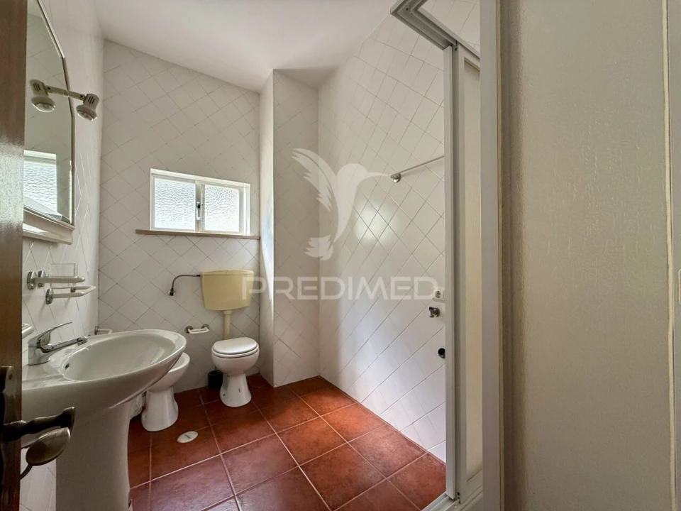 Apartamento T2 para Venda em Mira de Aire Foto 9