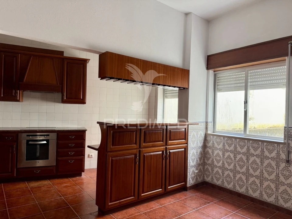 Apartamento T2 para Venda em Mira de Aire Foto 5