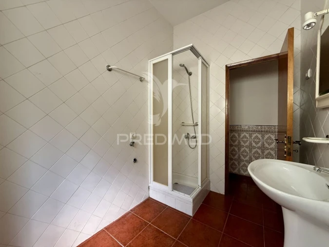 Apartamento T2 para Venda em Mira de Aire Foto 11