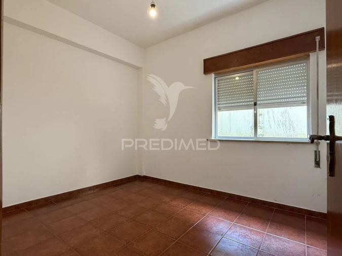 Apartamento T2 para Venda em Mira de Aire Foto 8