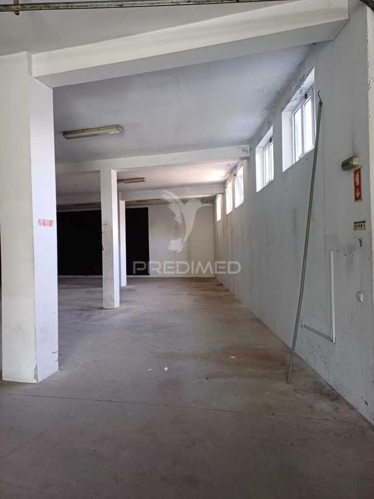 Armazém para Venda em São João da Madeira Foto 10