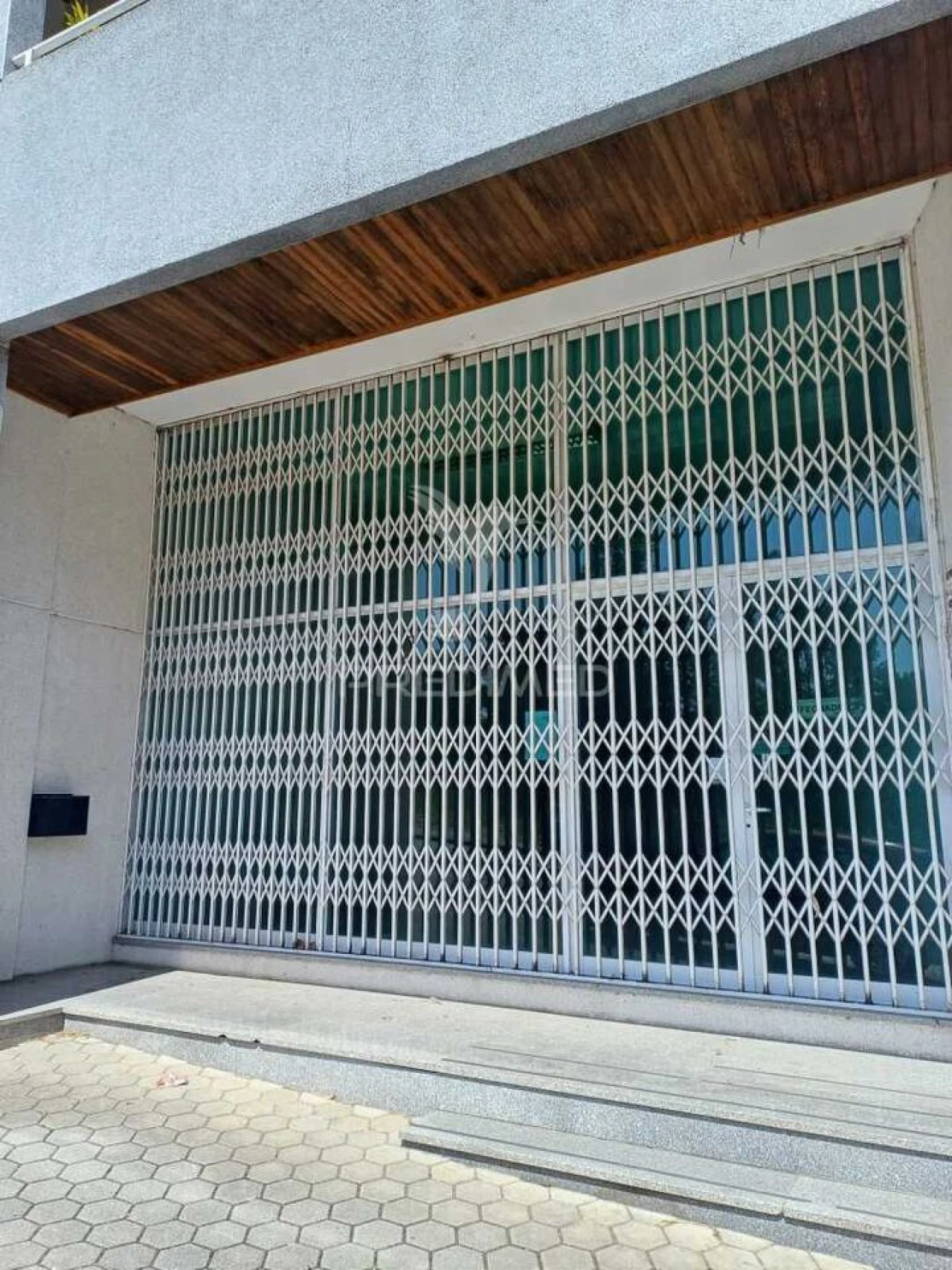 Armazém para Venda em São João da Madeira Foto 1