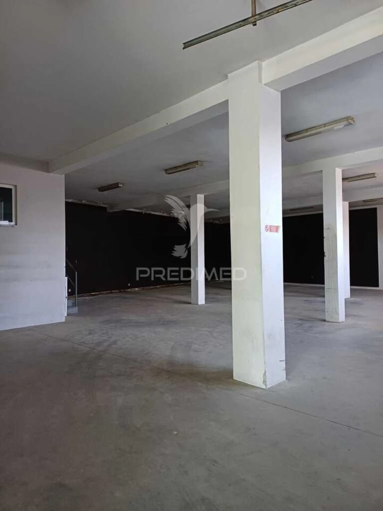 Armazém para Venda em São João da Madeira Foto 11