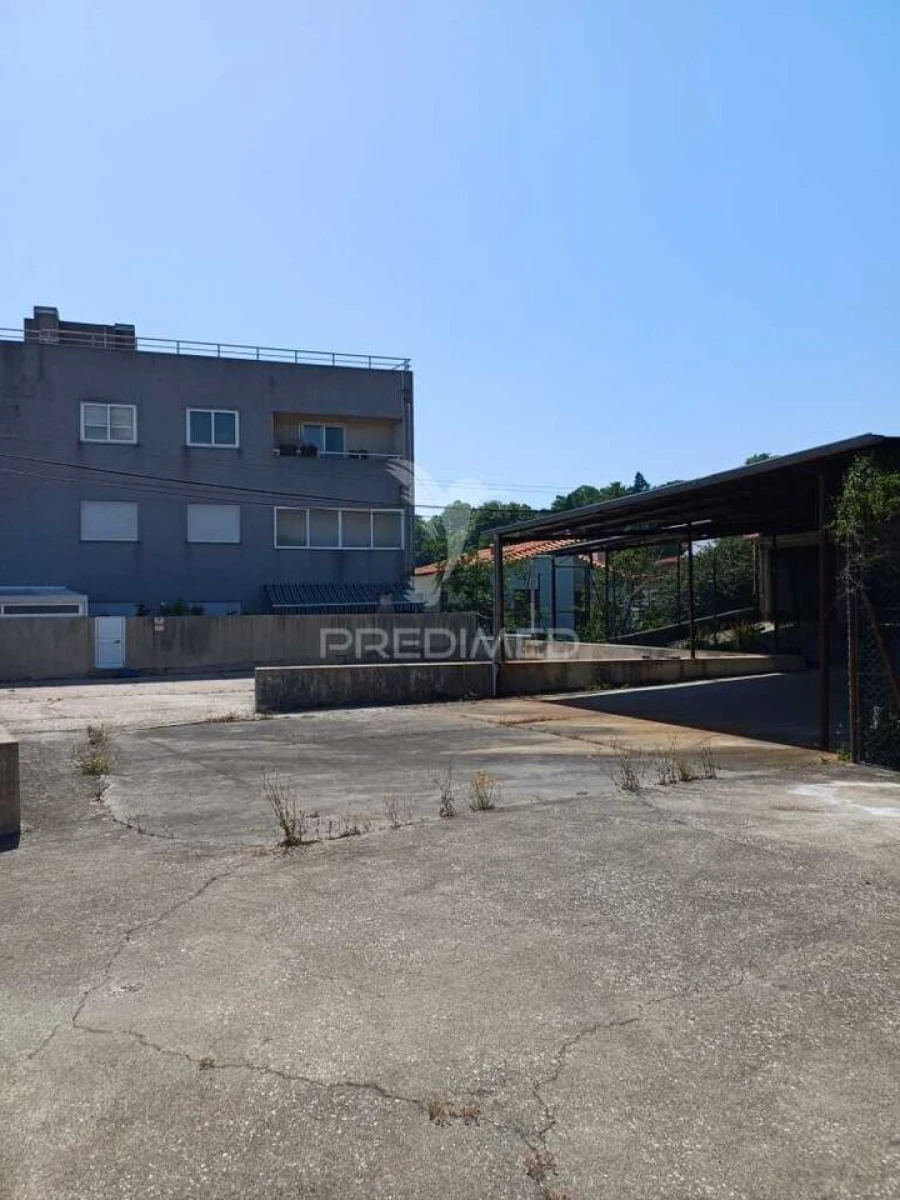 Armazém para Venda em São João da Madeira Foto 3