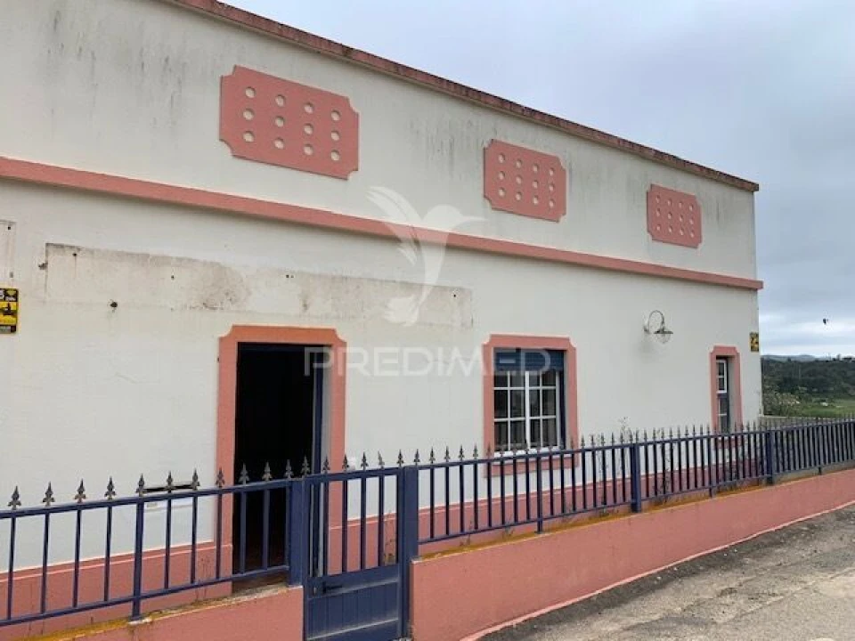 Moradia T4 para Venda em São Marcos da Serra Foto 5