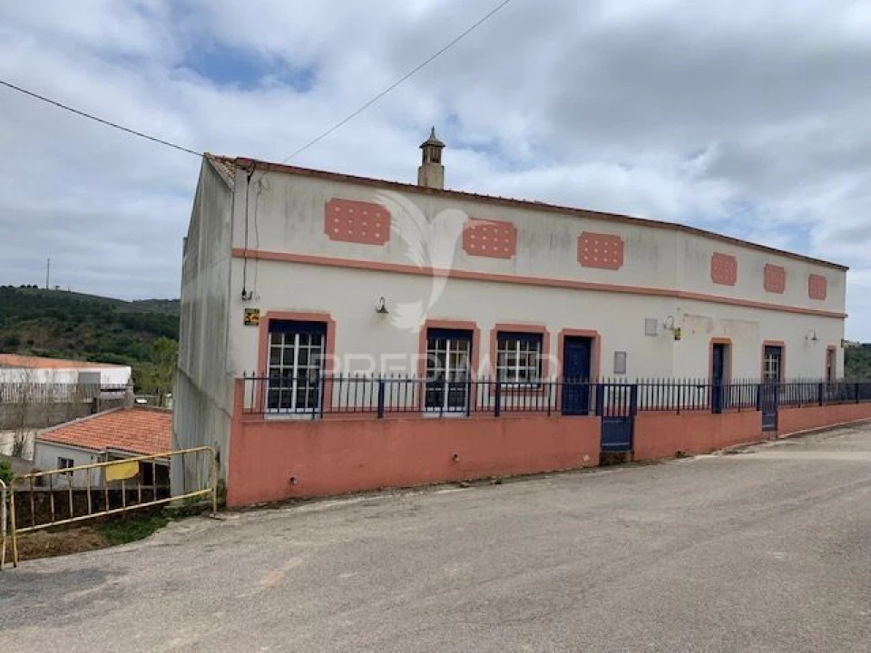 Moradia T4 para Venda em São Marcos da Serra Foto 4