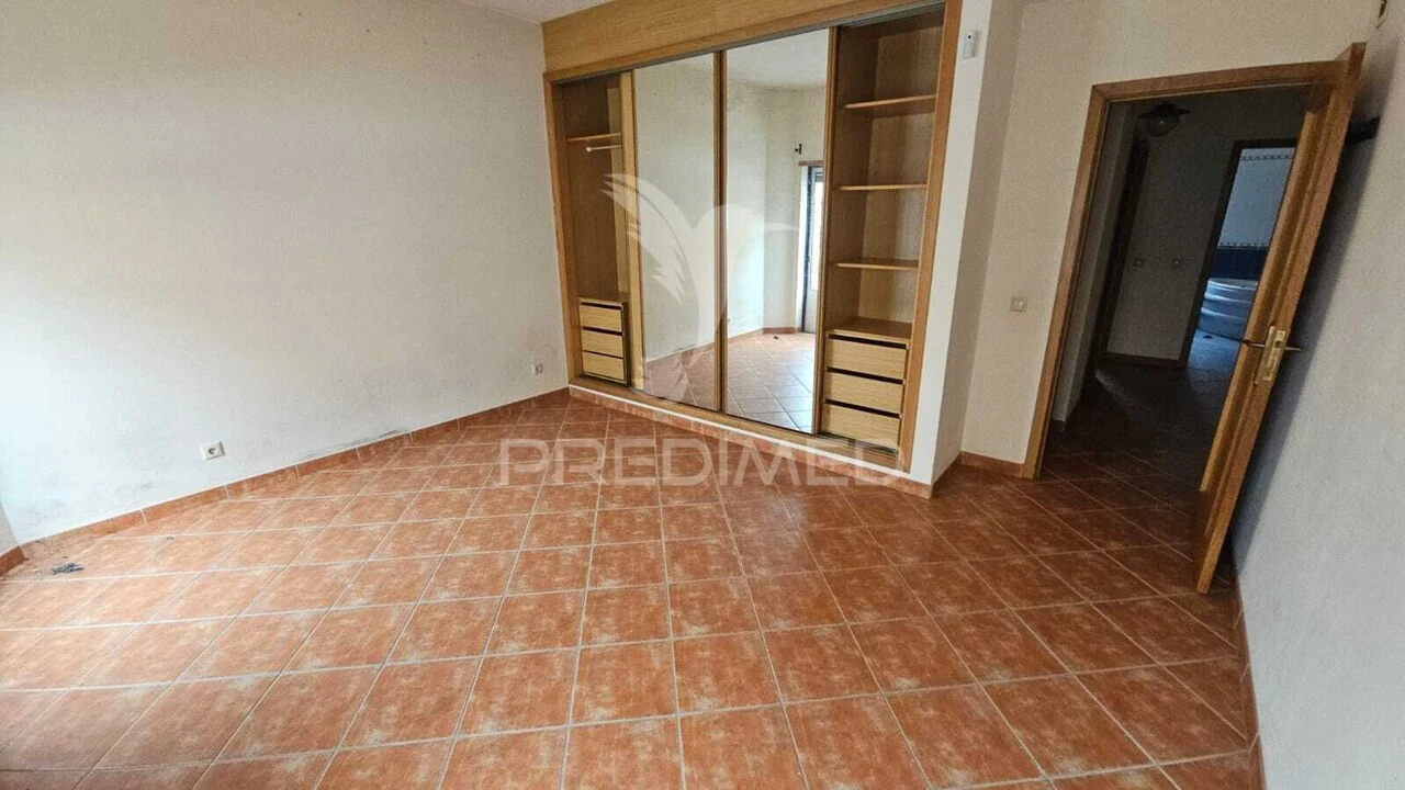 Moradia T4 para Venda em São Marcos da Serra Foto 25