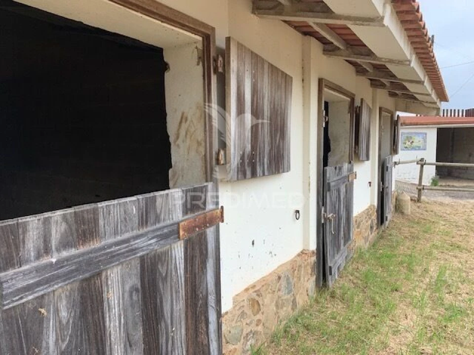 Moradia T4 para Venda em São Marcos da Serra Foto 13