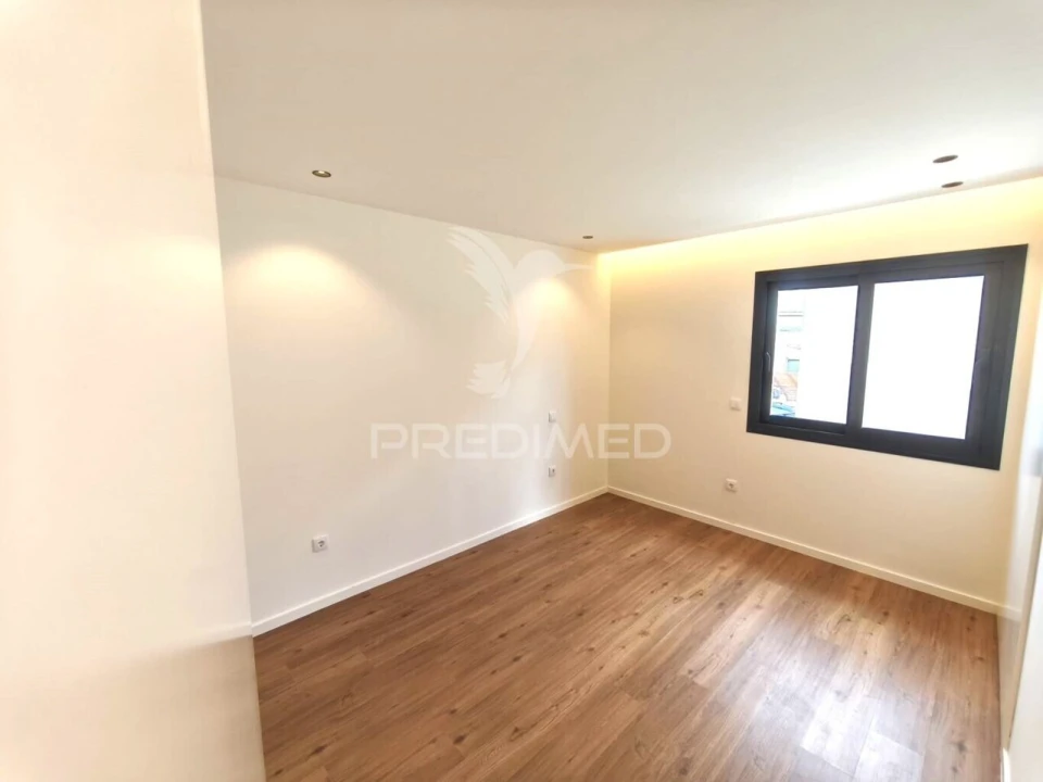 Moradia T4 para Venda em Loule (São Sebastião) Foto 35