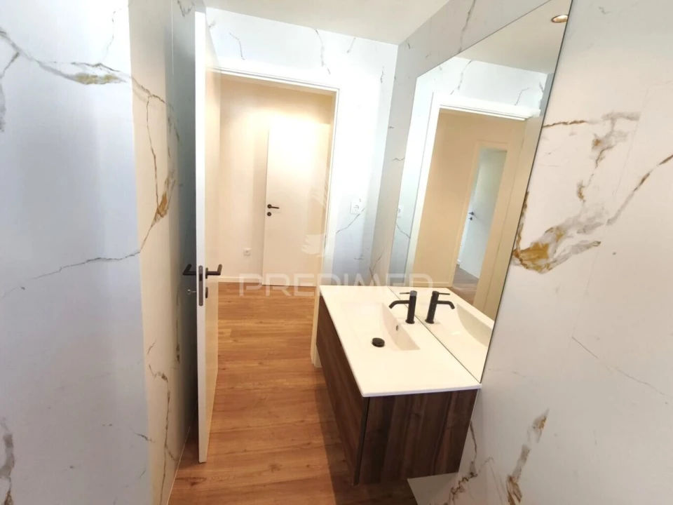 Moradia T4 para Venda em Loule (São Sebastião) Foto 36