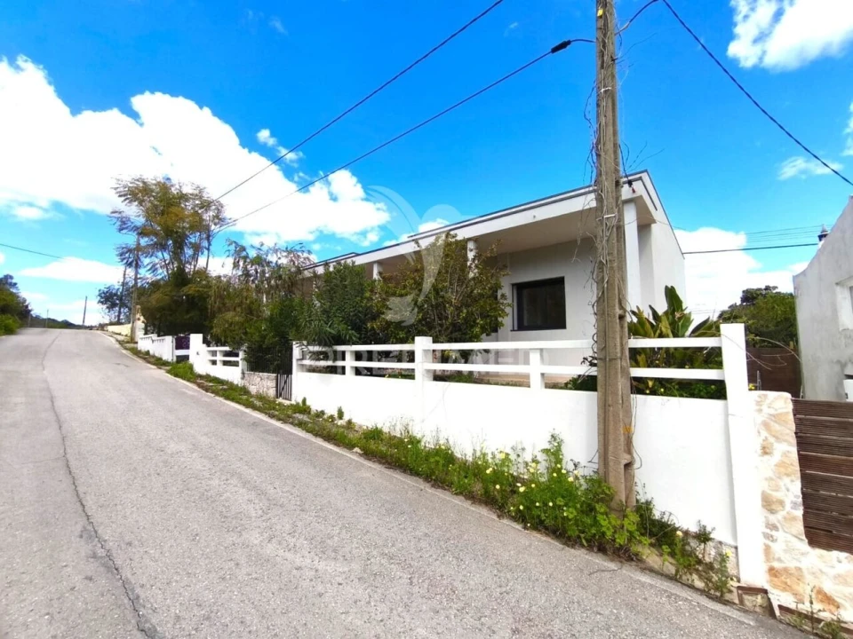 Moradia T4 para Venda em Loule (São Sebastião) Foto 4