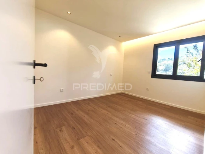 Moradia T4 para Venda em Loule (São Sebastião) Foto 40