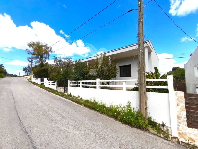 Moradia T4 para Venda em Loule (São Sebastião) Foto 4