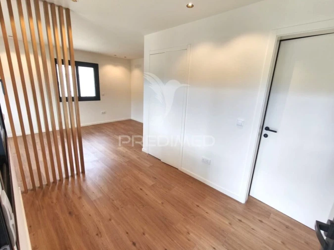 Moradia T4 para Venda em Loule (São Sebastião) Foto 27