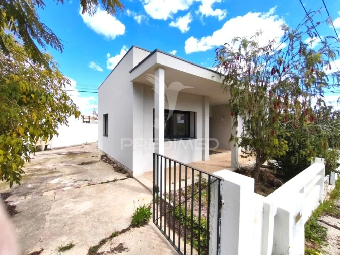 Moradia T4 para Venda em Loule (São Sebastião) Foto 2