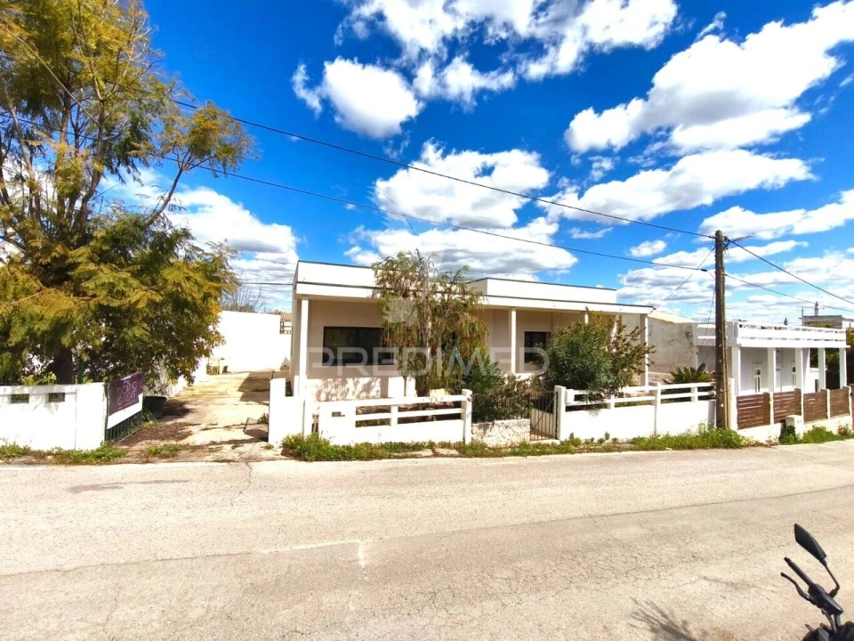 Moradia T4 para Venda em Loule (São Sebastião) Foto 1