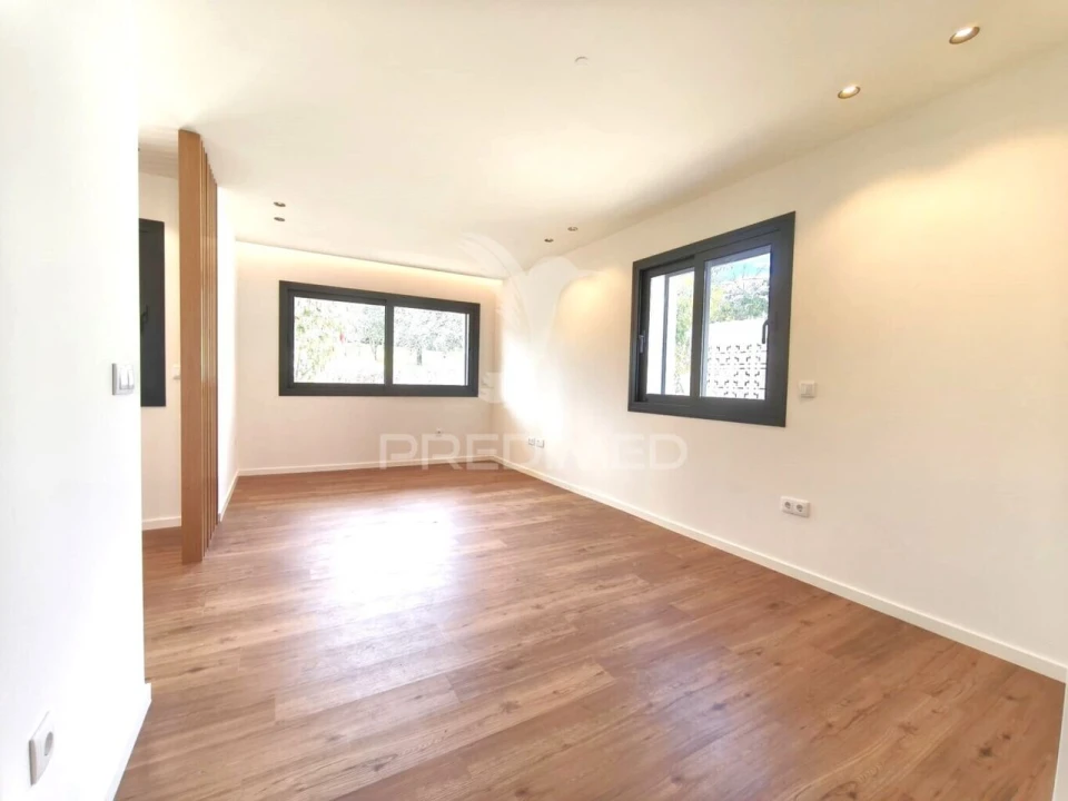 Moradia T4 para Venda em Loule (São Sebastião) Foto 24