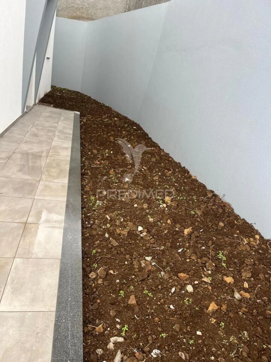 Moradia T3 para Venda em Santo Antonio Foto 8