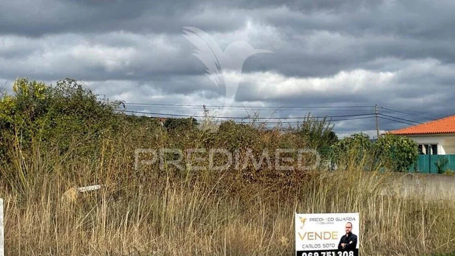 Terreno para Venda em Freixo de Numão