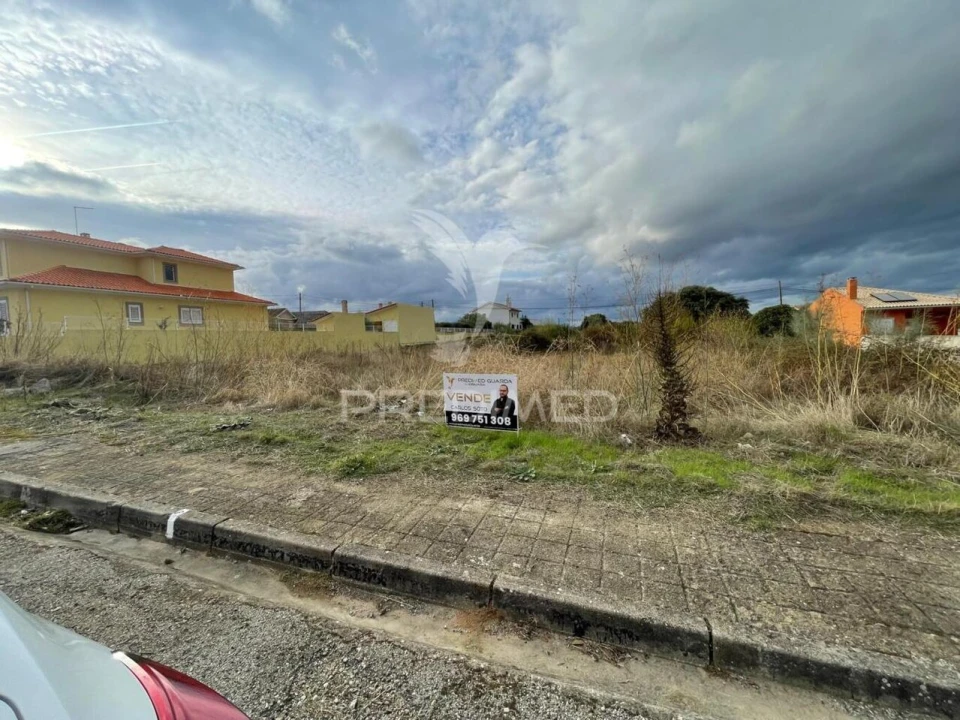 Terreno para Venda em Freixo de Numão Foto 3