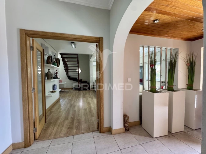 Moradia T6 para Venda em Agualva e Mira-Sintra Foto 9