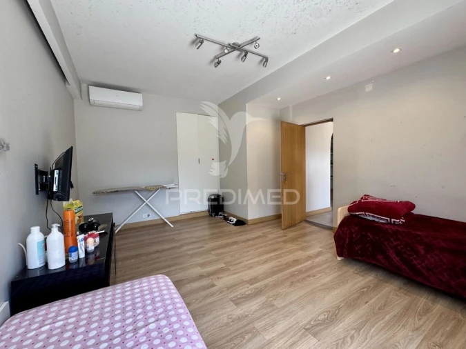 Moradia T6 para Venda em Agualva e Mira-Sintra Foto 22