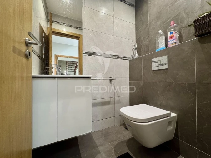 Moradia T6 para Venda em Agualva e Mira-Sintra Foto 24