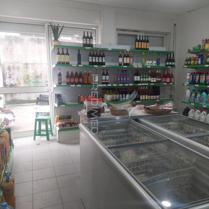Loja para Trespasse em Paranhos Foto 5