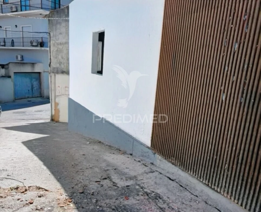 Loja para Arrendamento em Amiais de Baixo Foto 4