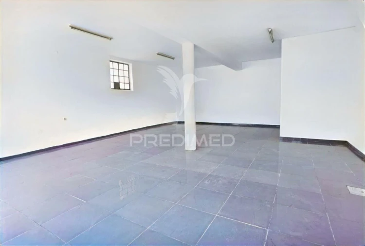 Loja para Arrendamento em Amiais de Baixo Foto 6