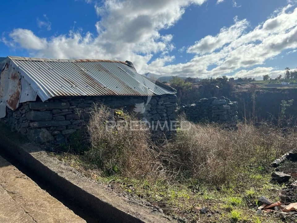 Moradia T1 para Venda em Calheta Foto 1