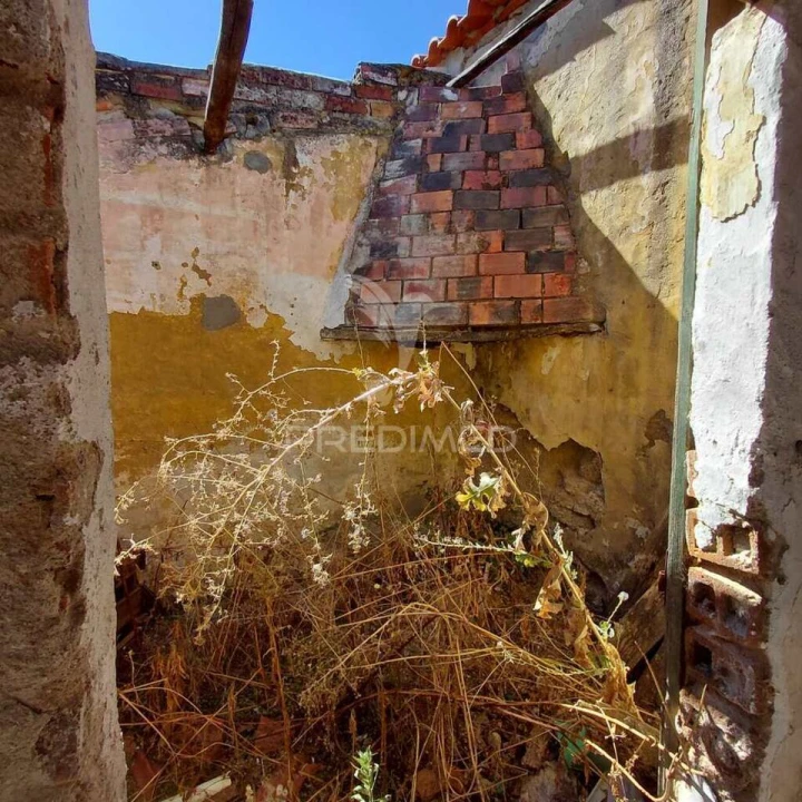 Moradia T0 para Venda em Chancelaria Foto 8