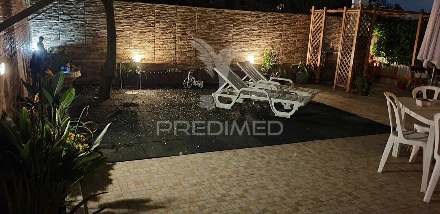 Moradia T5 para Venda em Amora Foto 3