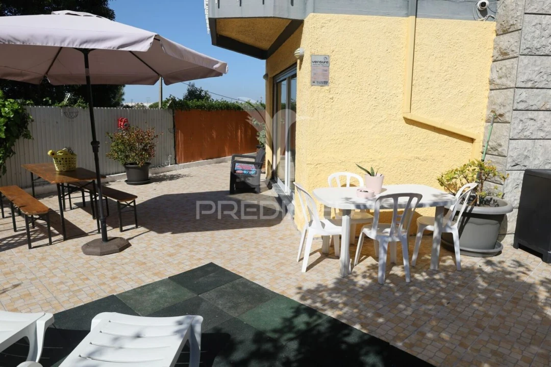 Moradia T5 para Venda em Amora Foto 16