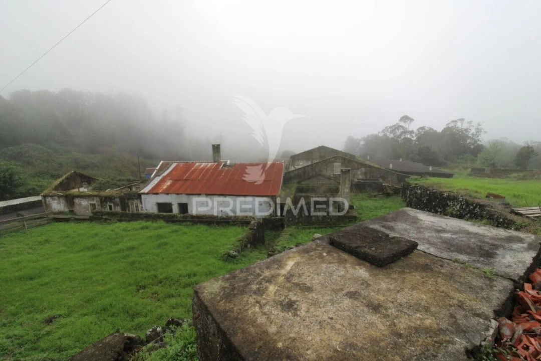 Moradia T3 para Venda em Posto Santo Foto 8