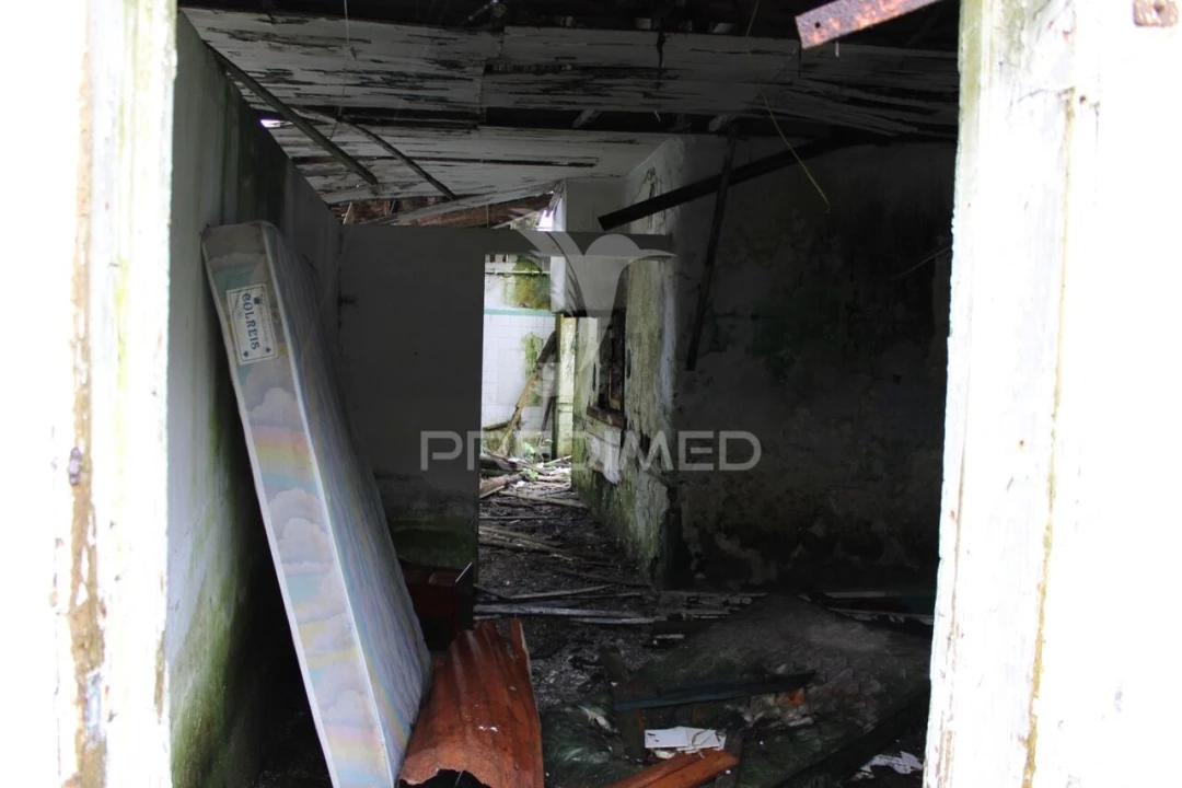 Moradia T3 para Venda em Posto Santo Foto 22