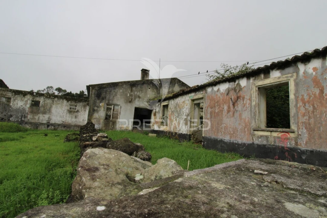 Moradia T3 para Venda em Posto Santo Foto 2