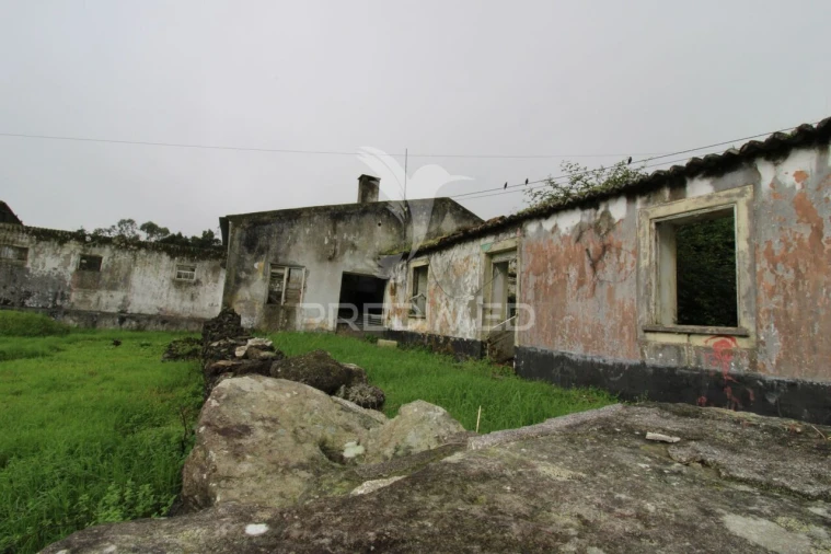 Moradia T3 para Venda em Posto Santo Foto 2