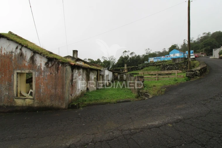 Moradia T3 para Venda em Posto Santo Foto 4