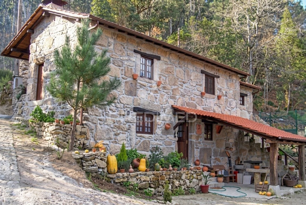 Quinta T2 para Venda em Couto de Esteves Foto 3