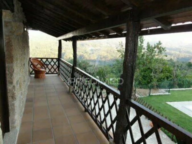 Moradia T3 para Venda em Couto de Esteves Foto 34