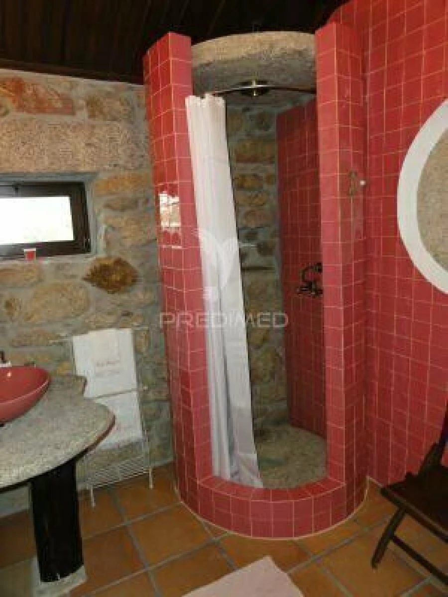 Moradia T3 para Venda em Couto de Esteves Foto 10