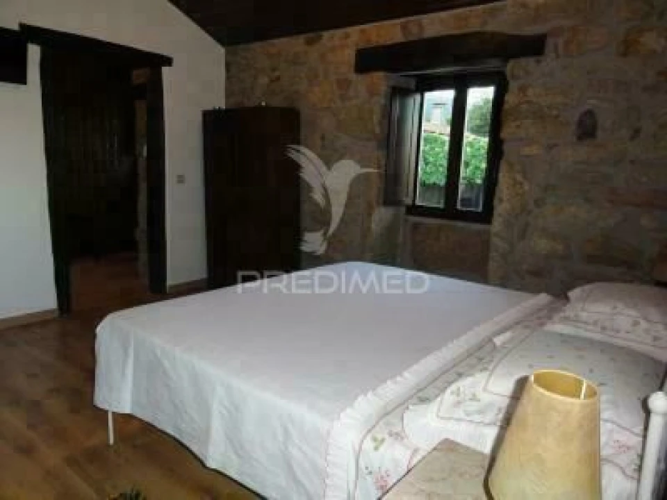 Moradia T3 para Venda em Couto de Esteves Foto 13