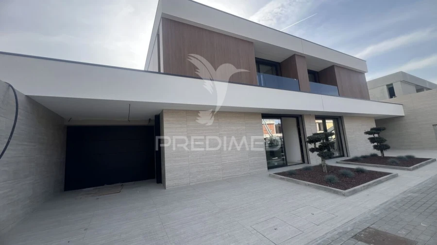 Moradia T3 para Venda em Turiz Foto 11