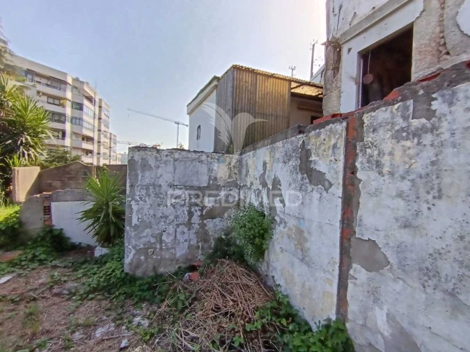 Moradia T5 para Venda em Campanhã Foto 3